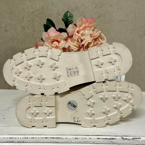 NWT Michael Kors Boots - Picture 9 of 9